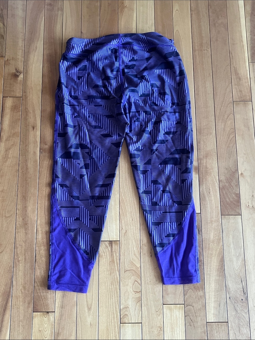 Under Armour Purple Geometric Girls' Performance capri Leggings - Picture 6 of 10